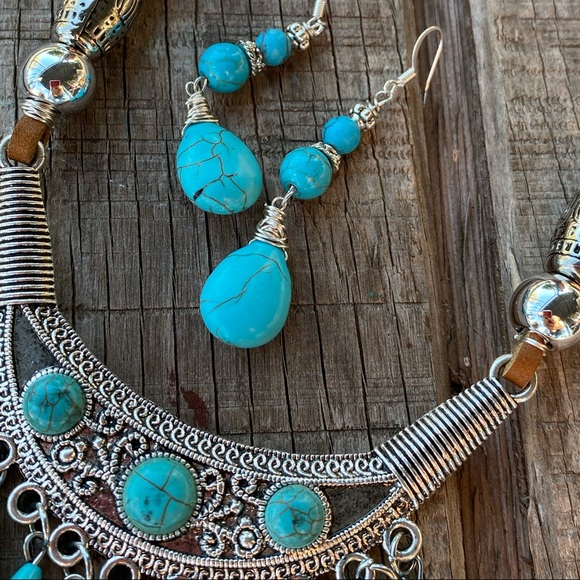 Artisan crafted howlite necklace set - Picture 3 of 4